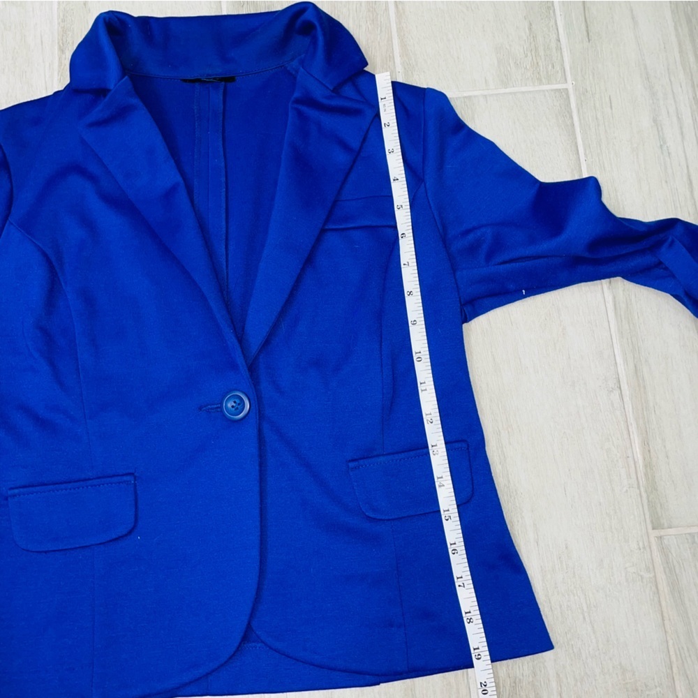Royal Blue Blazer with Ruched Sleeves & Pockets - Picture 4 of 5